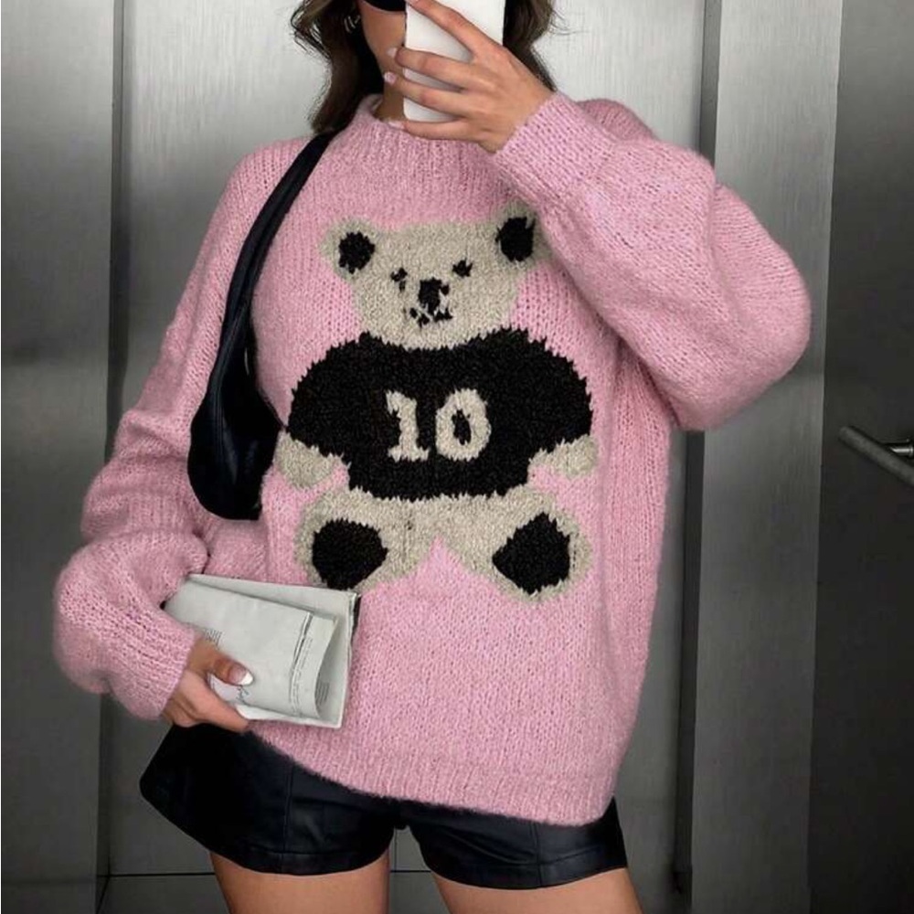 Pink bear knit Sweater with Bear Design - Picture 2 of 4